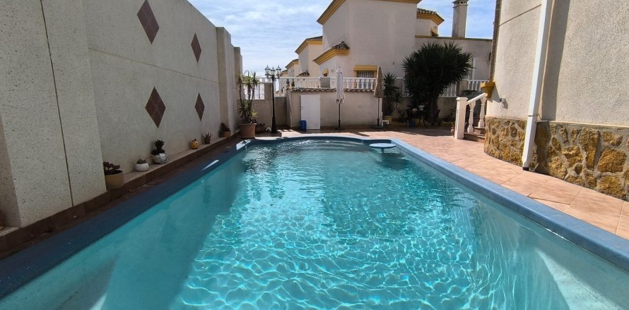 Villa à Guardamar del Segura, Alicante, Espagne 3 chambres, 98 m2 No. 160955
