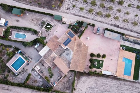 Villa zum Verkauf in Villena, Alicante, Spanien 10 Schlafzimmer, 750 m2 Nr. 160953 - Foto 2