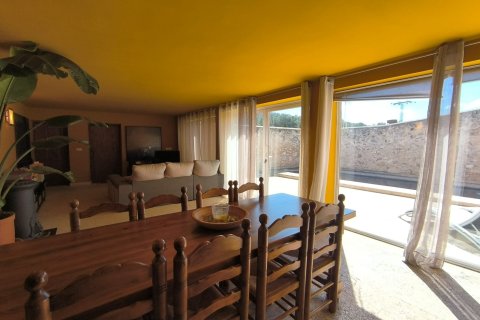 Finca en venta en Villena, Alicante, España 4 dormitorios, 588 m2 No. 160954 - foto 3