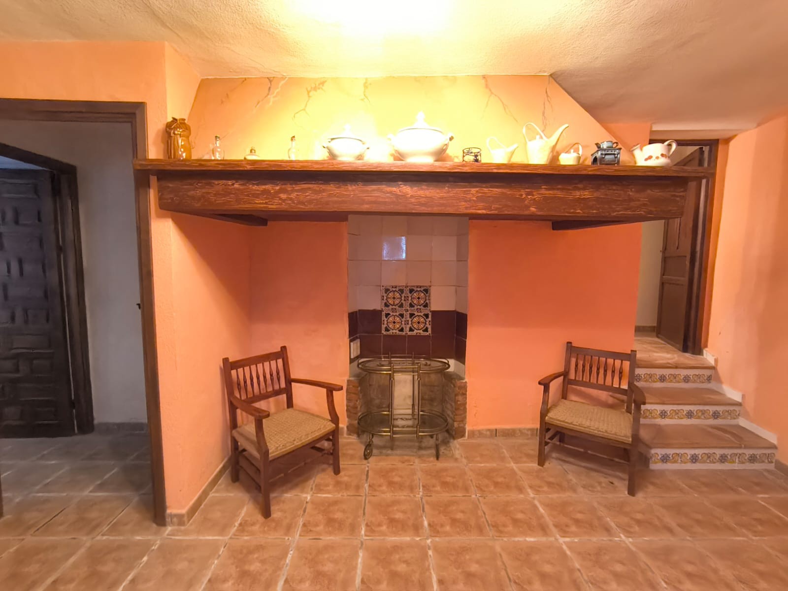 Proprietà commerciale a Banyeres de Mariola, Alicante, Spagna 22 camere da letto, 1700 mq. N° 160952