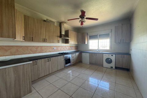 Finca myytävänä Dolores, Alicante, Espanja, 5 makuuhuonetta, 277 m2 No. 195981 - kuva 9