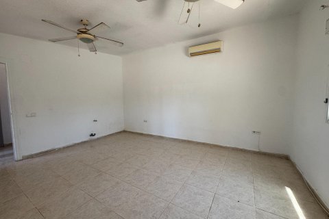 Finca myytävänä Dolores, Alicante, Espanja, 5 makuuhuonetta, 277 m2 No. 195981 - kuva 26