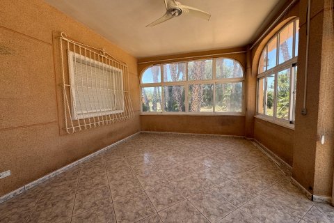 Finca myytävänä Dolores, Alicante, Espanja, 5 makuuhuonetta, 277 m2 No. 195981 - kuva 8