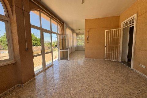 Finca myytävänä Dolores, Alicante, Espanja, 5 makuuhuonetta, 277 m2 No. 195981 - kuva 6