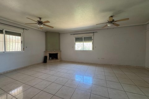 Finca myytävänä Dolores, Alicante, Espanja, 5 makuuhuonetta, 277 m2 No. 195981 - kuva 13