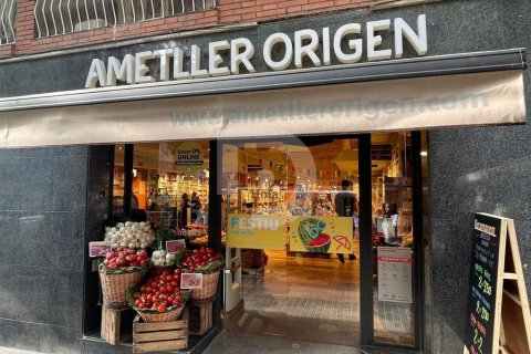 Tienda al por menor en Barcelona, España 990 m2 No. 154858