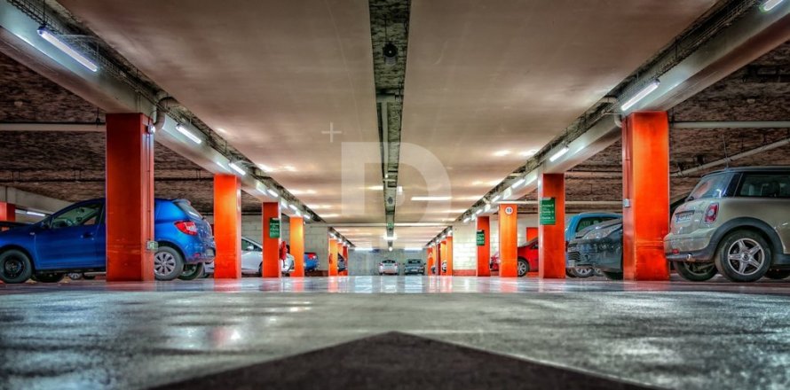 Commercial property in Gracia, Barcelona, Spain 6395 sq.m. No. 154854