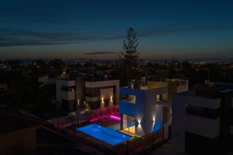 Willa w Torrevieja, Alicante, Hiszpania 3 sypialnie, 126 mkw. nr 195265 – zdjęcie 20