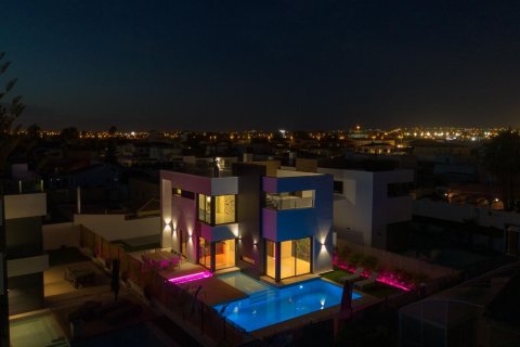 Willa w Torrevieja, Alicante, Hiszpania 3 sypialnie, 126 mkw. nr 195265 – zdjęcie 21