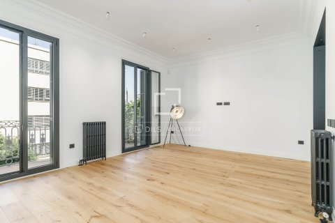 Dzīvoklis pārdošanā Barcelona, Spānijā 3 istabas, 150 m2 Nr. 168956 - attēls 28
