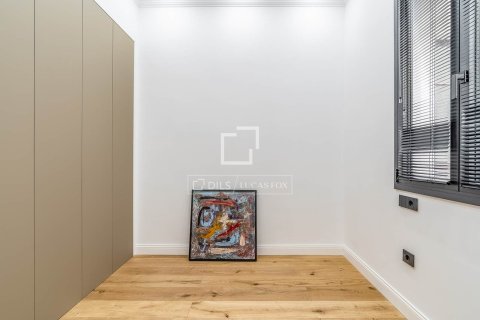 Lägenhet till salu i Barcelona, Spanien 3 sovrum, 151 kvm. Nr. 168956 - foto 29