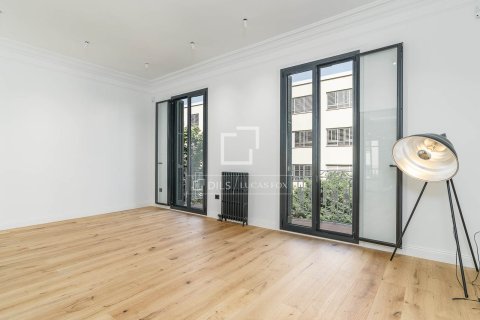 Dzīvoklis pārdošanā Barcelona, Spānijā 3 istabas, 150 m2 Nr. 168956 - attēls 27