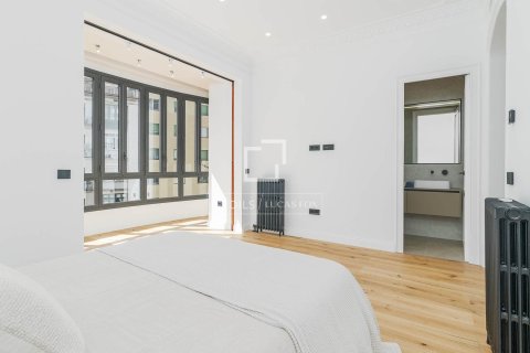 Dzīvoklis pārdošanā Barcelona, Spānijā 3 istabas, 150 m2 Nr. 168956 - attēls 10
