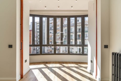 Dzīvoklis pārdošanā Barcelona, Spānijā 3 istabas, 150 m2 Nr. 168956 - attēls 22