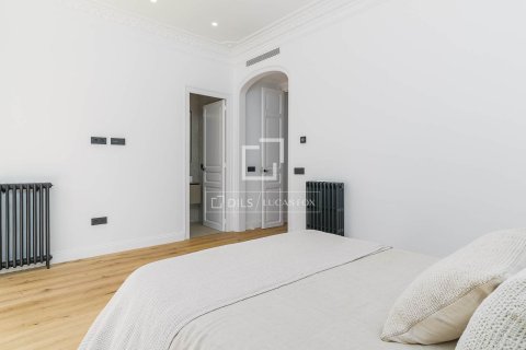 Dzīvoklis pārdošanā Barcelona, Spānijā 3 istabas, 150 m2 Nr. 168956 - attēls 9