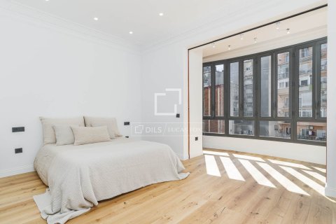 Dzīvoklis pārdošanā Barcelona, Spānijā 3 istabas, 150 m2 Nr. 168956 - attēls 3