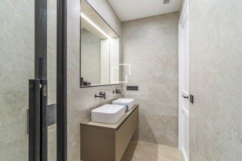 Dzīvoklis pārdošanā Barcelona, Spānijā 3 istabas, 150 m2 Nr. 168956 - attēls 4