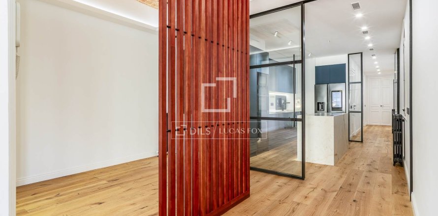 Dzīvoklis Barcelona, Spānijā 3 istabas, 150 m2 Nr. 168956