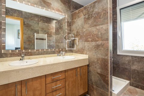 Villa à vendre à Sant Cugat Del Valles, Barcelona, Espagne, 5 chambres, 278 m2 No. 168938 - photo 20