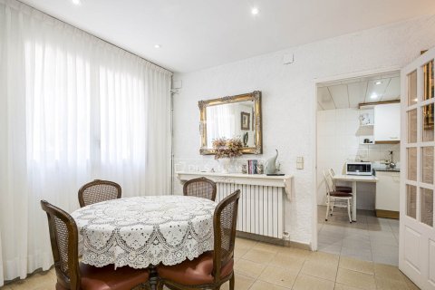 Villa à vendre à Sant Cugat Del Valles, Barcelona, Espagne, 5 chambres, 278 m2 No. 168938 - photo 11