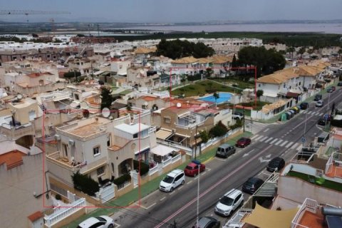 Radhus till salu Torrevieja, Alicante, Spanien 3 sovrum, 85 kvm. Nr. 139970 - foto 4