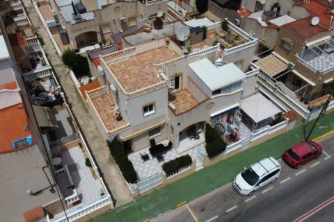Radhus till salu Torrevieja, Alicante, Spanien 3 sovrum, 85 kvm. Nr. 139970 - foto 10