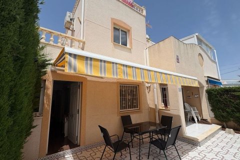 Radhus till salu Torrevieja, Alicante, Spanien 3 sovrum, 85 kvm. Nr. 139970 - foto 12