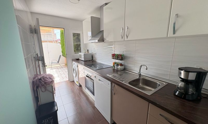 Casa adosada en Torrevieja, Alicante, España 3 dormitorios, 85 m2 No. 139970