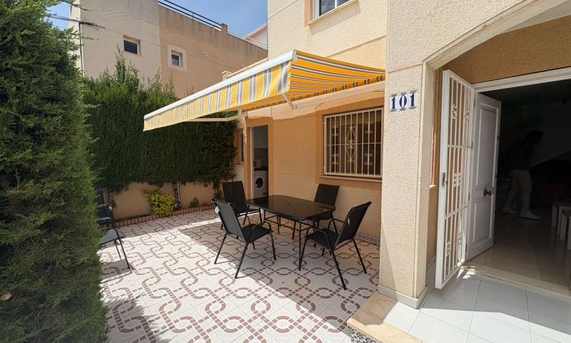 Casa adosada en Torrevieja, Alicante, España 3 dormitorios, 85 m2 No. 139970