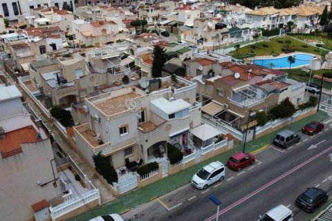Radhus till salu Torrevieja, Alicante, Spanien 3 sovrum, 85 kvm. Nr. 139970 - foto 1