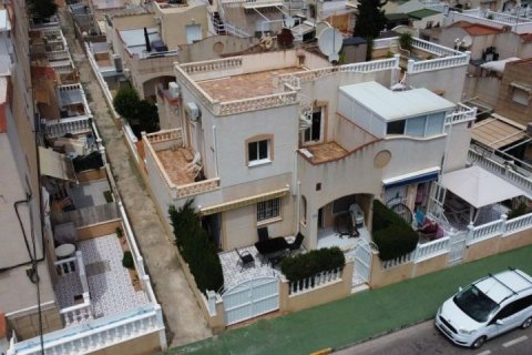Radhus till salu Torrevieja, Alicante, Spanien 3 sovrum, 85 kvm. Nr. 139970 - foto 14