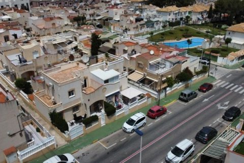 Radhus till salu Torrevieja, Alicante, Spanien 3 sovrum, 85 kvm. Nr. 139970 - foto 5
