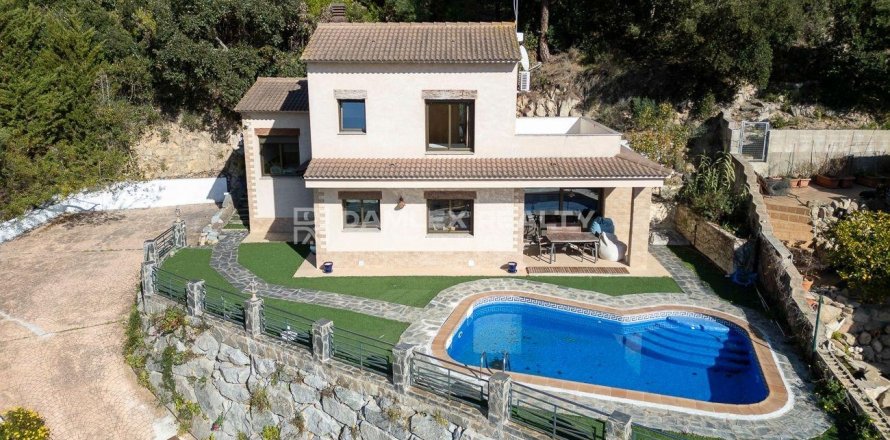 Villa à Lloret de Mar, Girona, Espagne 3 chambres, 160 m2 No. 177223