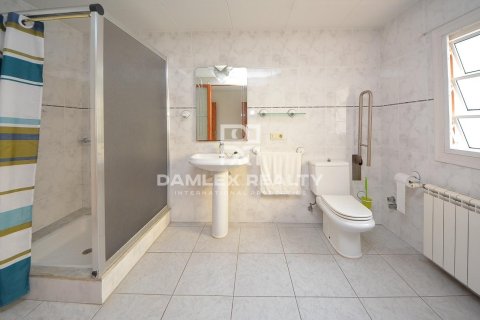House à vendre à Lloret de Mar, Girona, Espagne, 7 chambres, 282 m2 No. 177219 - photo 11