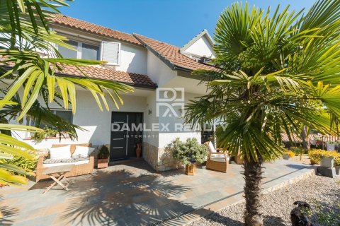 Villa à Lloret de Mar, Girona, Espagne 3 chambres, 210 m2 No. 177221