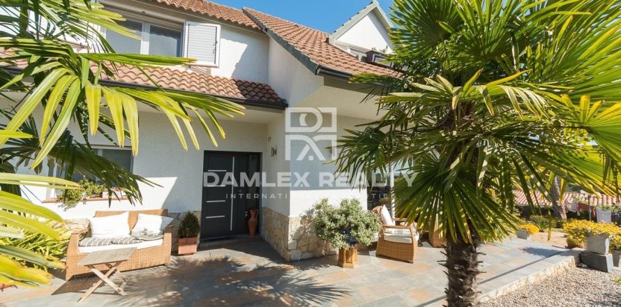 Villa à Lloret de Mar, Girona, Espagne 3 chambres, 210 m2 No. 177221