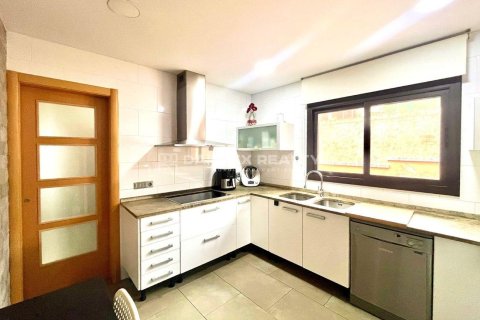Villa à vendre à Lloret de Mar, Girona, Espagne, 4 chambres, 240 m2 No. 177222 - photo 6
