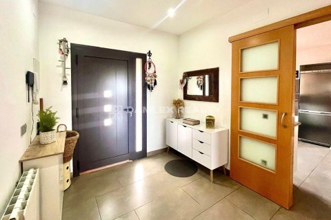 Villa à vendre à Lloret de Mar, Girona, Espagne, 4 chambres, 240 m2 No. 177222 - photo 5