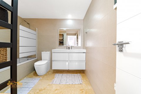 Apartment for sale Punta Prima, Alicante, Spain 3 bedrooms, 115 sq.m. No. 119251 - photo 12