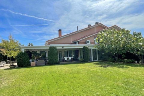 Villa en venta Madrid, España 5 dormitorios, 441 m2 No. 63076 - foto 1