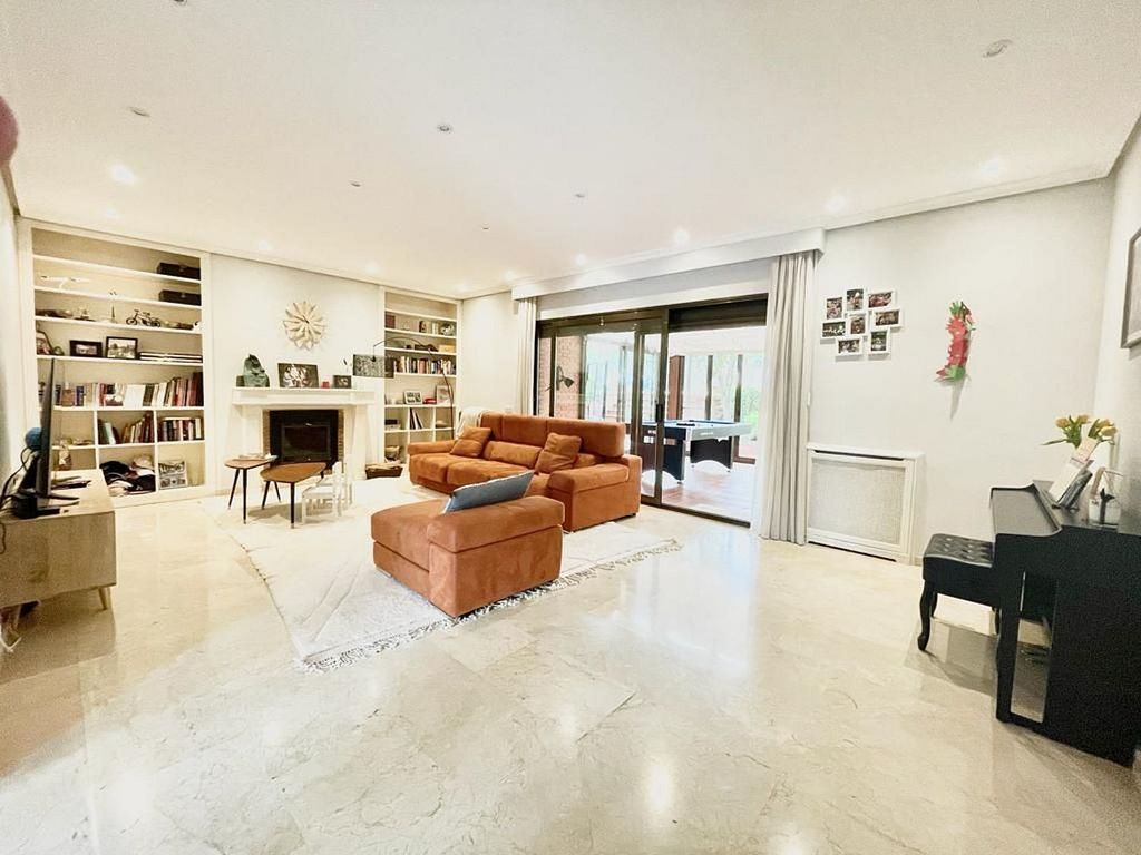 Willa w Madrid, Hiszpania 5 sypialni, 440 mkw. nr 63079
