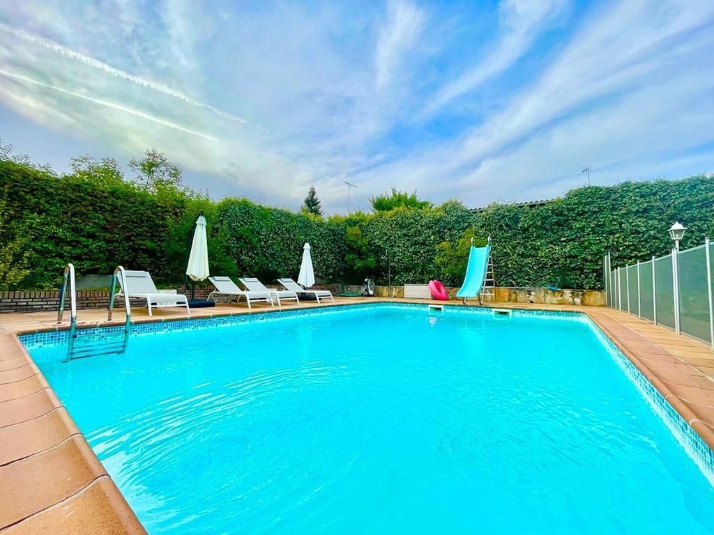 Willa w Madrid, Hiszpania 5 sypialni, 440 mkw. nr 63079