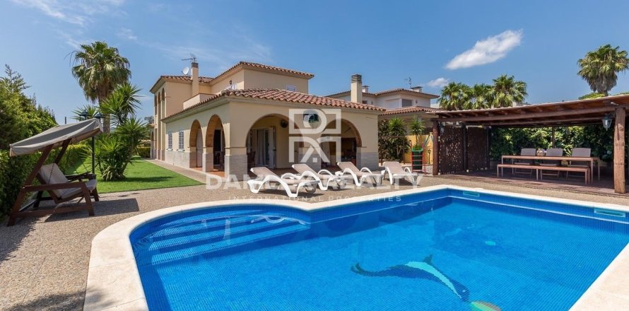 Villa à Calonge, Girona, Espagne 4 chambres, 329 m2 No. 177085