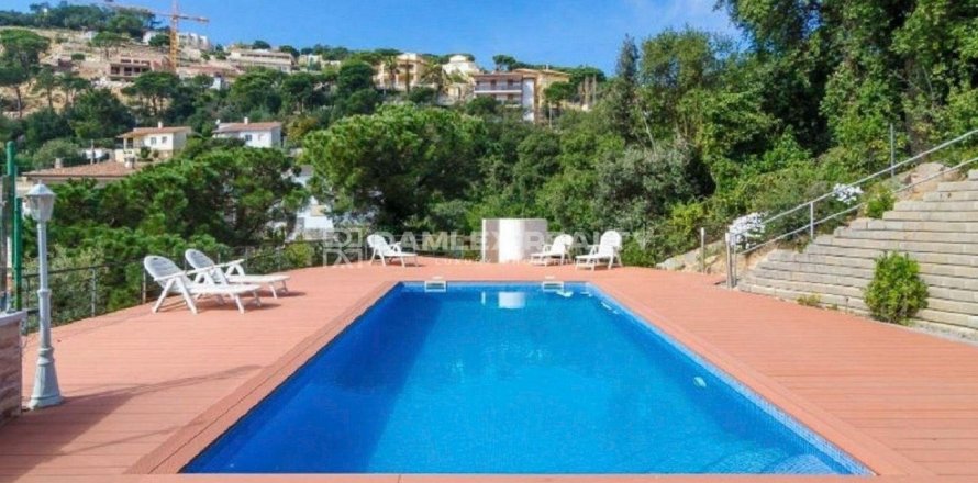 Casa a Lloret de Mar, Girona, Spagna 4 camere da letto, 267 mq. N° 177083