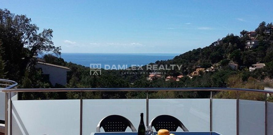 Casa a Lloret de Mar, Girona, Spagna 4 camere da letto, 267 mq. N° 177083