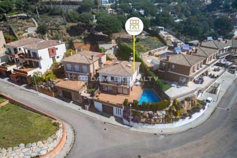 House à vendre à Lloret de Mar, Girona, Espagne, 3 chambres, 377 m2 No. 177084 - photo 5
