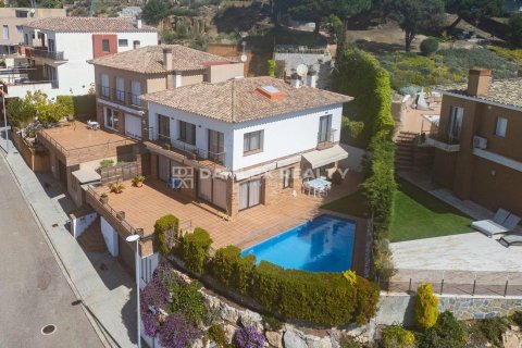 House à vendre à Lloret de Mar, Girona, Espagne, 3 chambres, 377 m2 No. 177084 - photo 8
