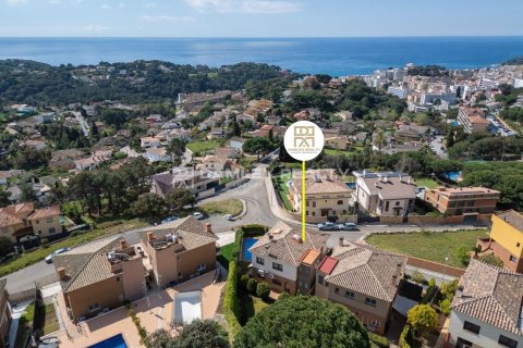 House à vendre à Lloret de Mar, Girona, Espagne, 3 chambres, 377 m2 No. 177084 - photo 3