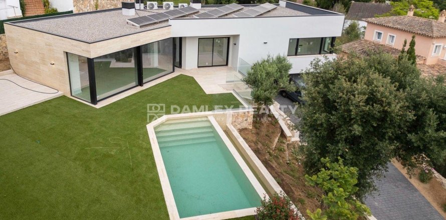House à Santa Cristina d'Aro, Girona, Espagne 4 chambres, 292 m2 No. 177087