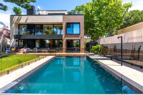 Villa in Pozuelo de Alarcon, Madrid, Spanien 4 Schlafzimmer, 435 m2 Nr. 168890